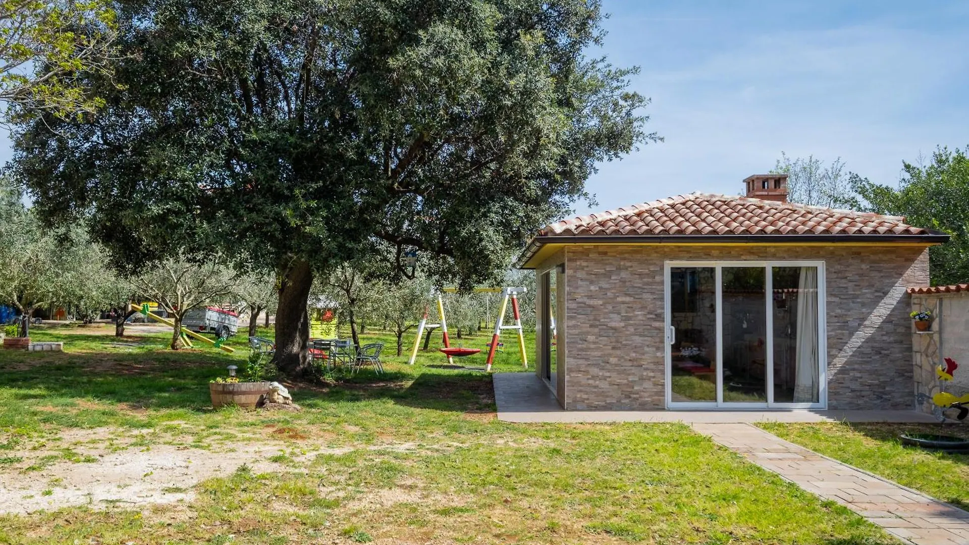 Vila Veronika 2 0*, Pula Croatia
